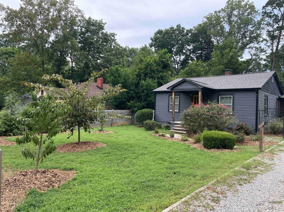 Charming Urban Retreat - Cozy Cottage In Charlotte Exterior photo